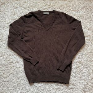 Vintage 1970’s Made In Great Britain 100% Lambswool Sweater. Sz Sml. Good Shape.